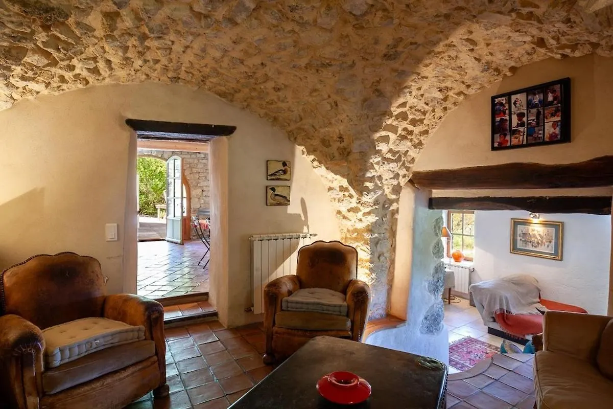 Holiday home Maison Authentique En Drome Provencale Montreal-les-Sources