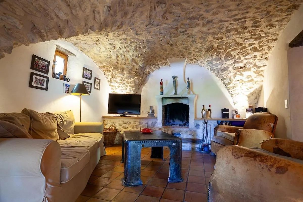 Holiday home Maison Authentique En Drome Provencale Montreal-les-Sources