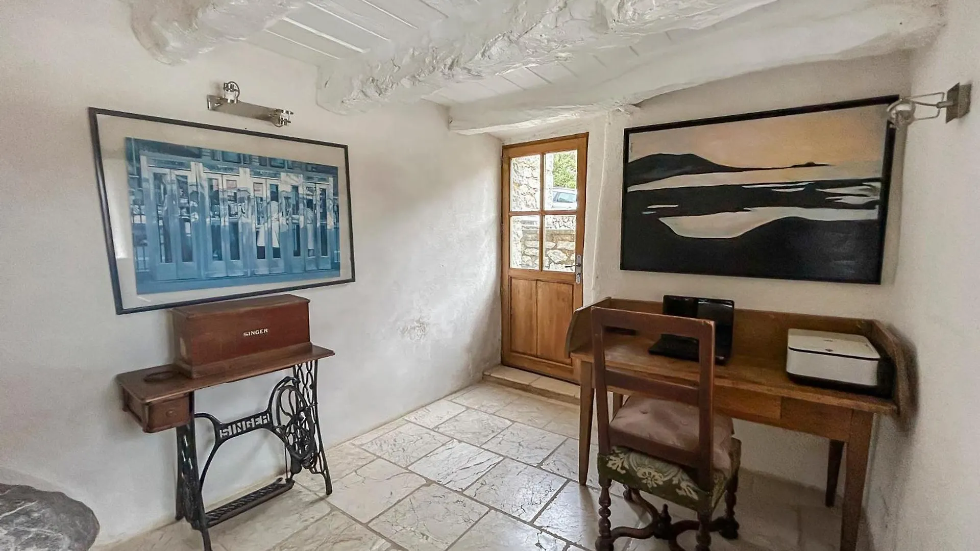 Maison Authentique En Drome Provencale Montreal-les-Sources 0*,  France
